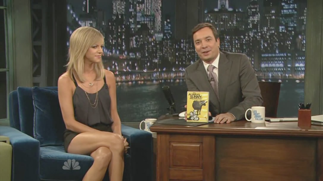 Kaitlin Olson - Late Night with Jimmy Fallon (2009-09-11)3.
