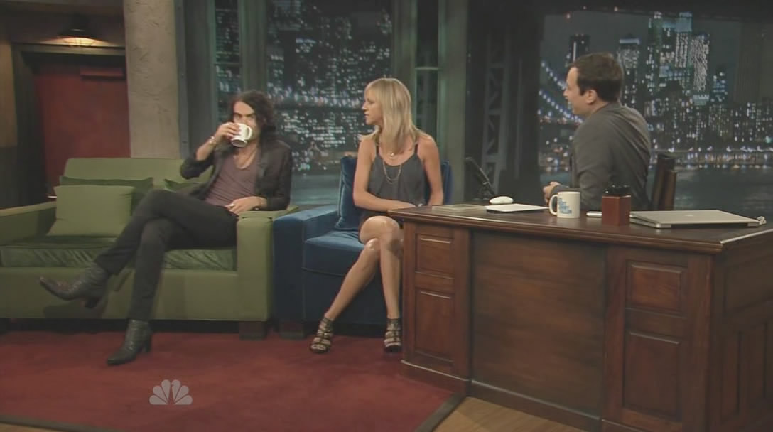 Kaitlin Olson - Late Night with Jimmy Fallon (2009-09-11)4.