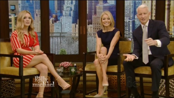 Billie Lourd - Live with Kelly & Michael (2015-12-07)1
